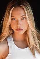 Alexis Ren